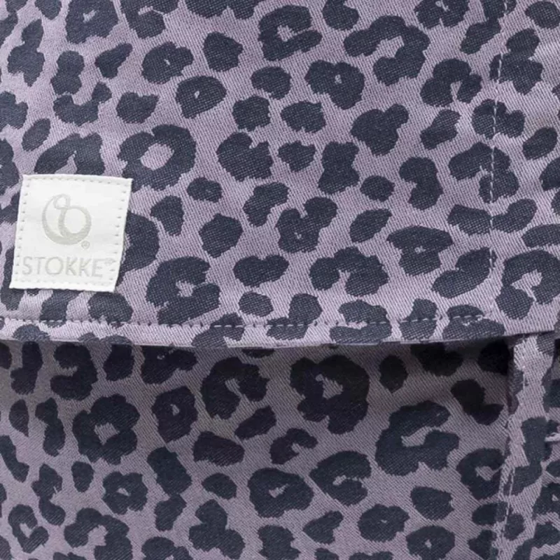 Stokke Mochila Portabebés Limas OCS leopard lilac detalle