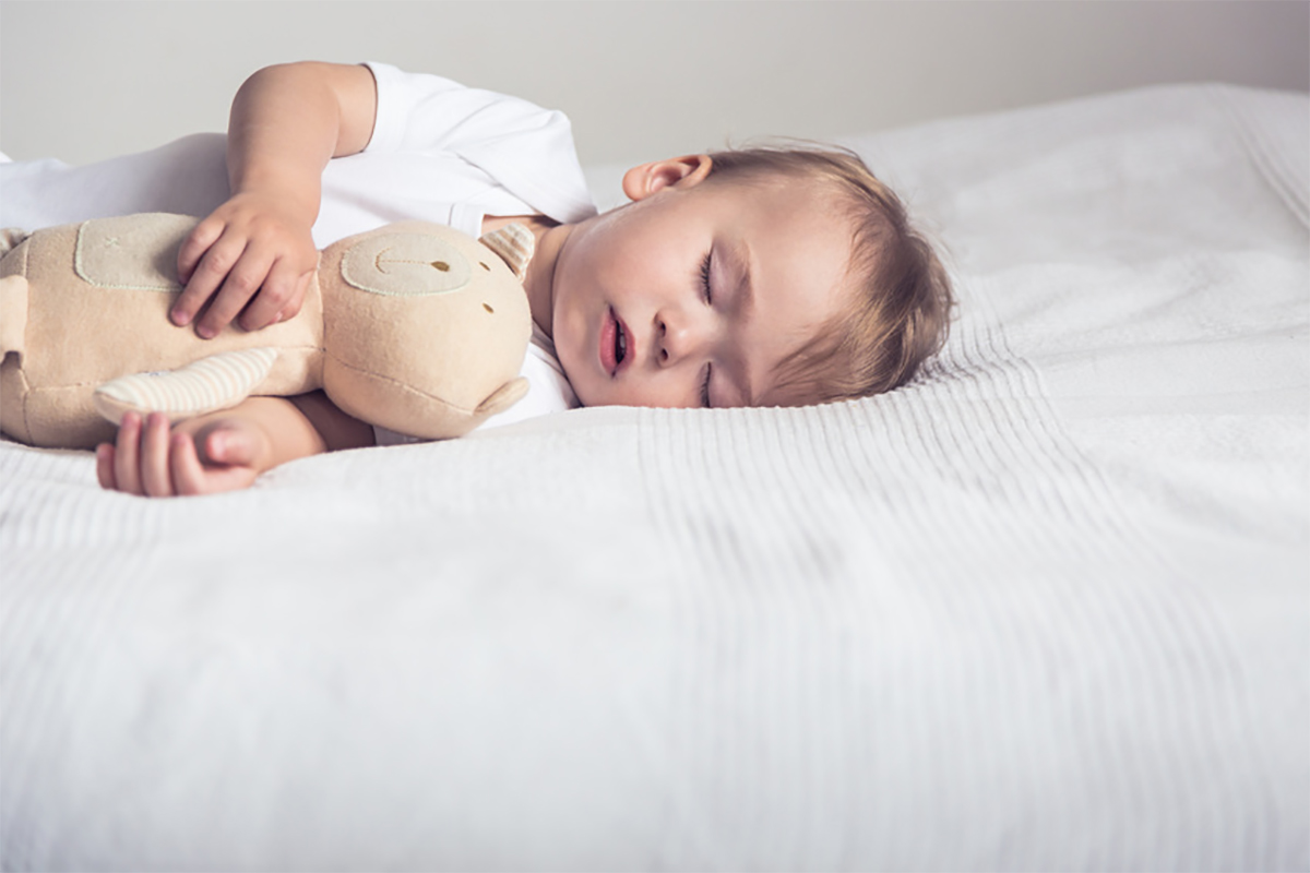 ¿Tu bebé no duerme por el calor? Sigue estos 7 consejos - Mi Bebe No Duerme Por Los Gases