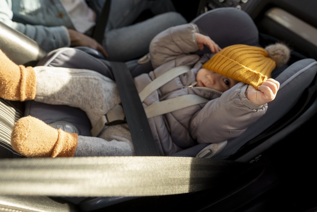 DGT normativa de sillas de coche para bebé